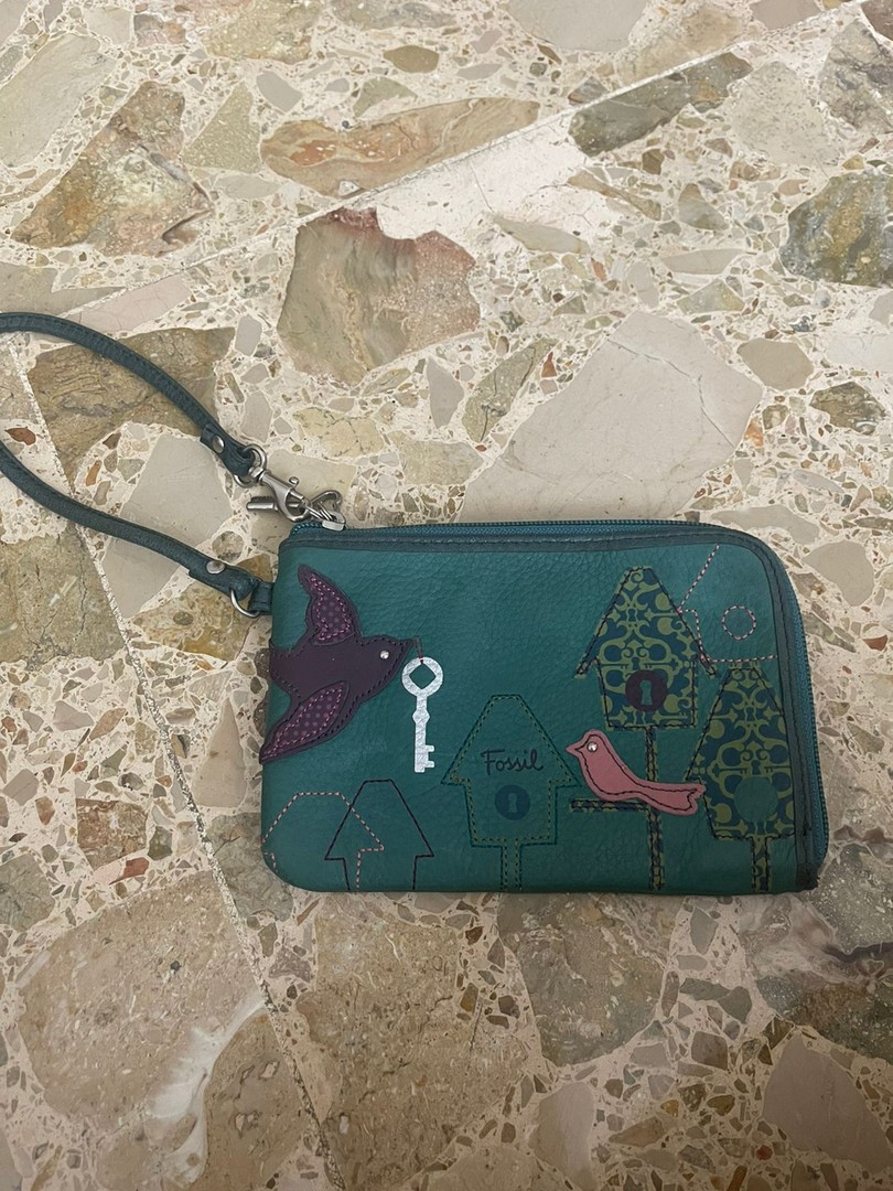 carteras y maletas - Cartera de mano marca Fossil en piel color turquesa