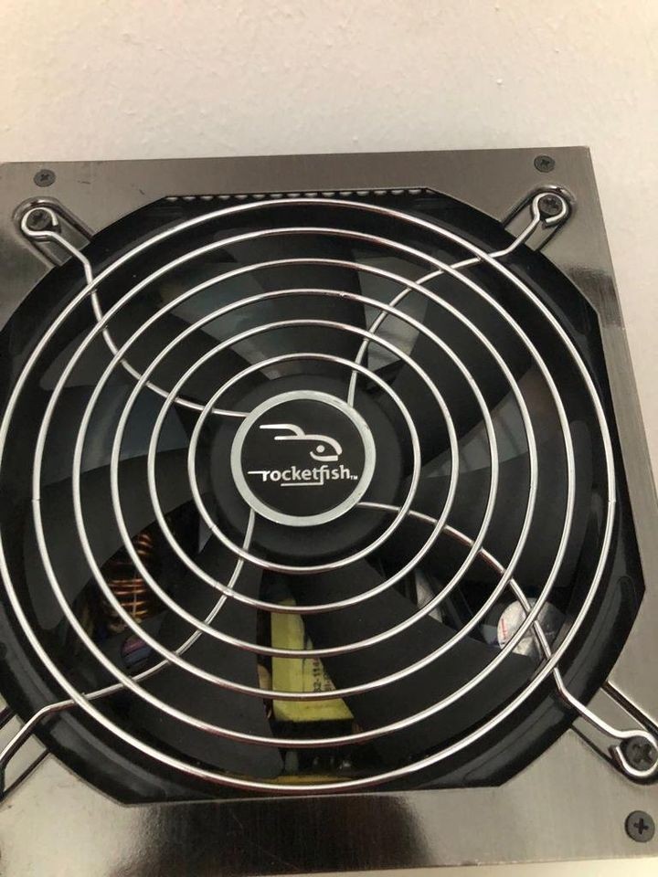 computadoras y laptops - Fuente de alimentación (Power Supply) Gamming NVIDIA SLI 900 Watts 80 PLUS Silve 2
