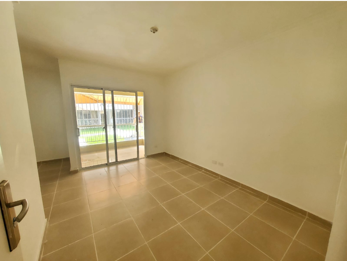 casas - APARTAMENTO EN PRIMER PISO CON HIERROS EN STO DGO ESTE 4
