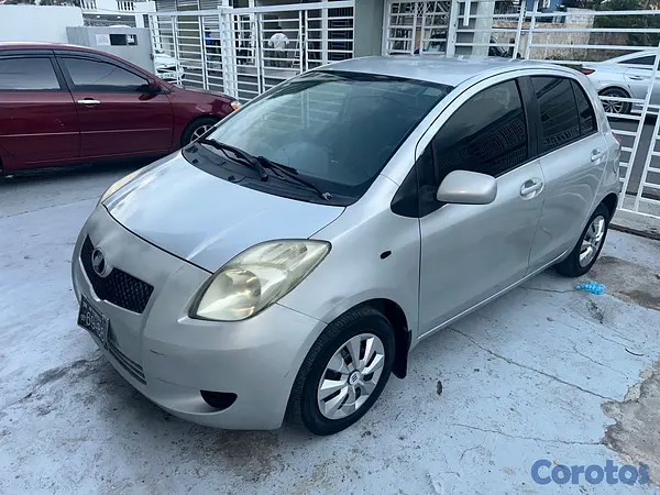 carros - Toyota Vitz 2007 4 Cilindros 2