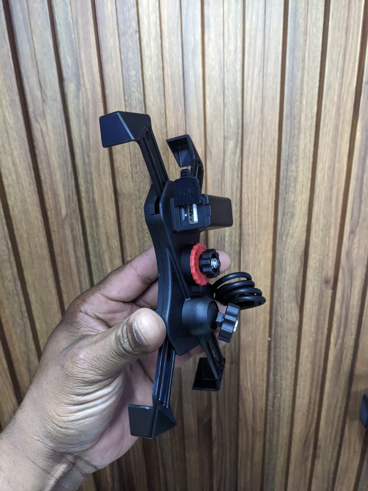 celulares y tabletas - Base para motos con salida USB de carga 4