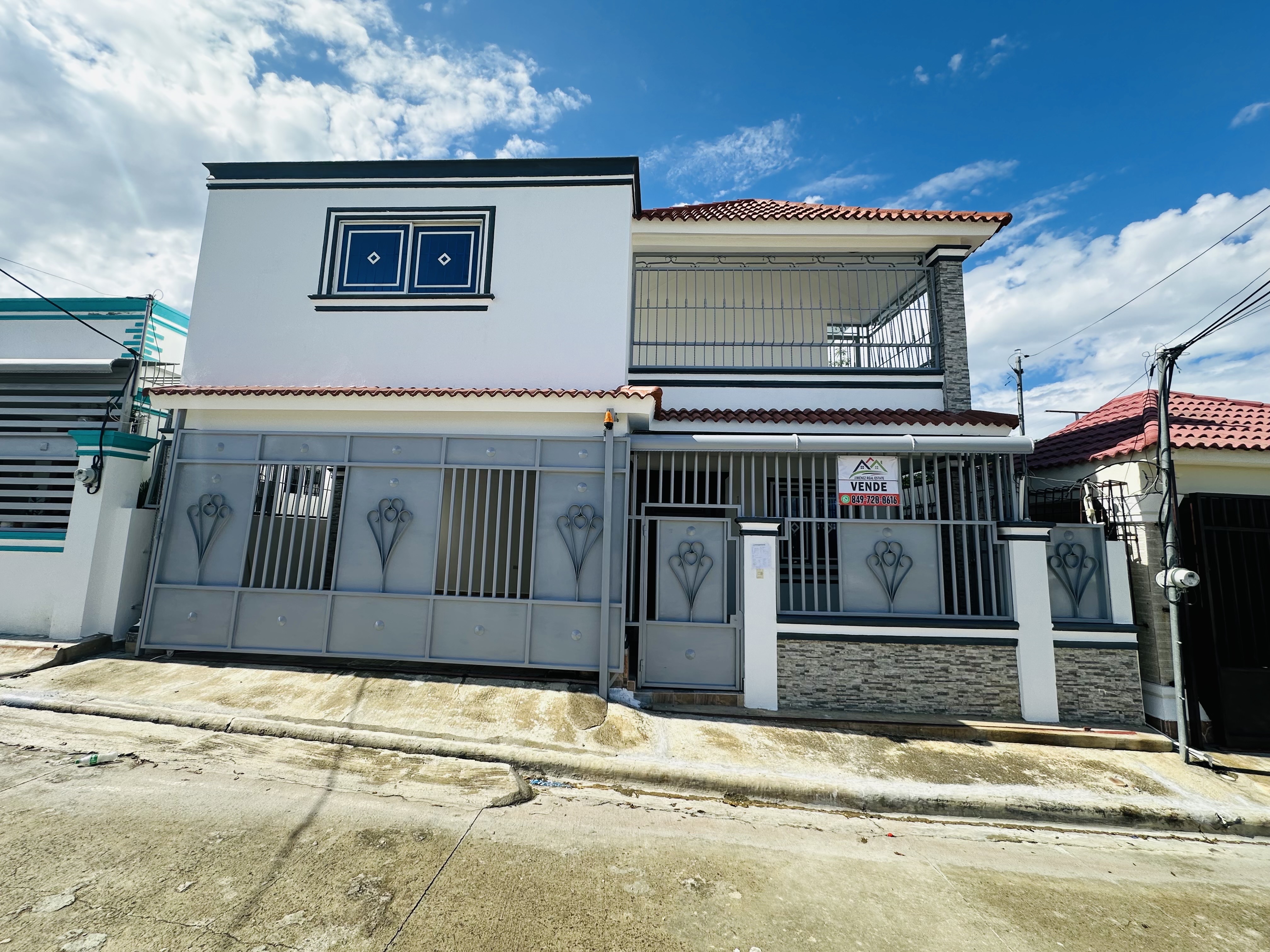 casas - CASA EN VENTA EN SANTIAGO DE LOS CABALLEROS EN OFERTA  0