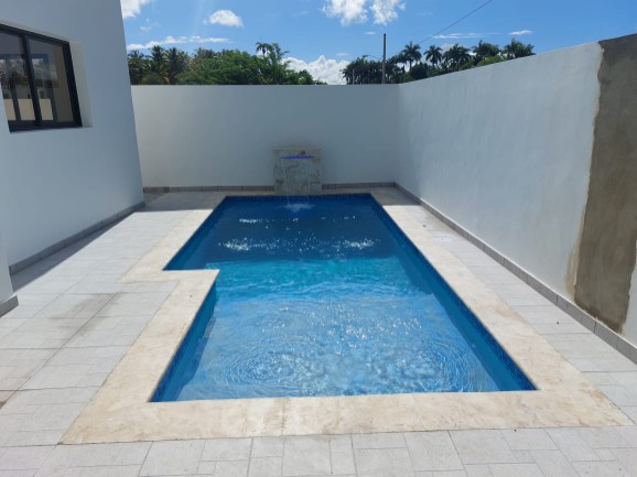 casas - Casa moderna con piscina y buena s espacios a 3 minutos la playa a buen precio  1