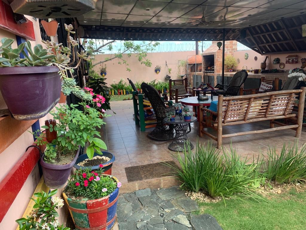 casas - VENDO Casa De 2 Niveles En Residencial Cerrado Altos De Arroyo Hondo III

 1