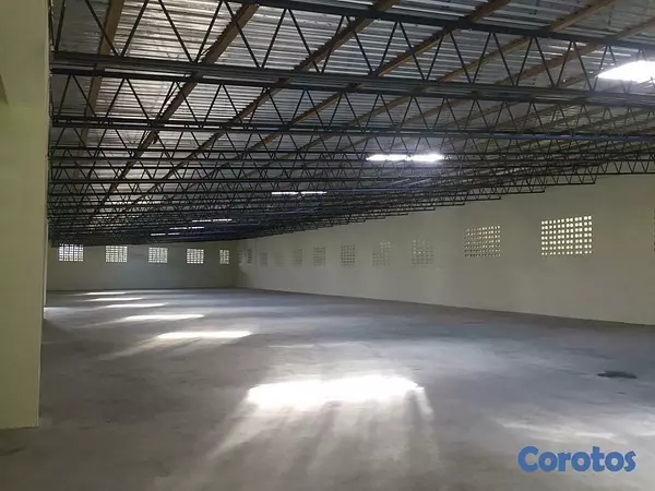 otros inmuebles - Nave Industrial en la Av. Independencia de 800 metros 5