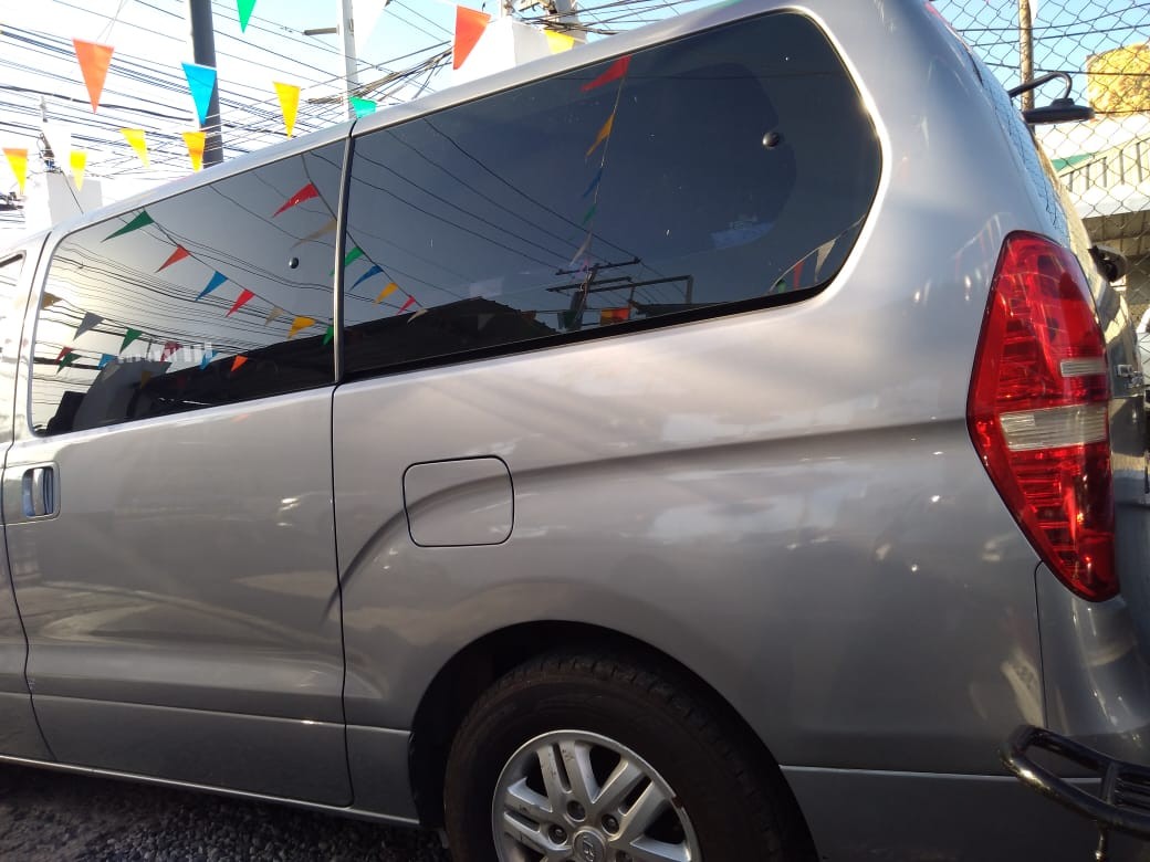 jeepetas y camionetas - HYUNDAI GRAND STAREX 2018 GRISDESDE: RD$1,300.100 7
