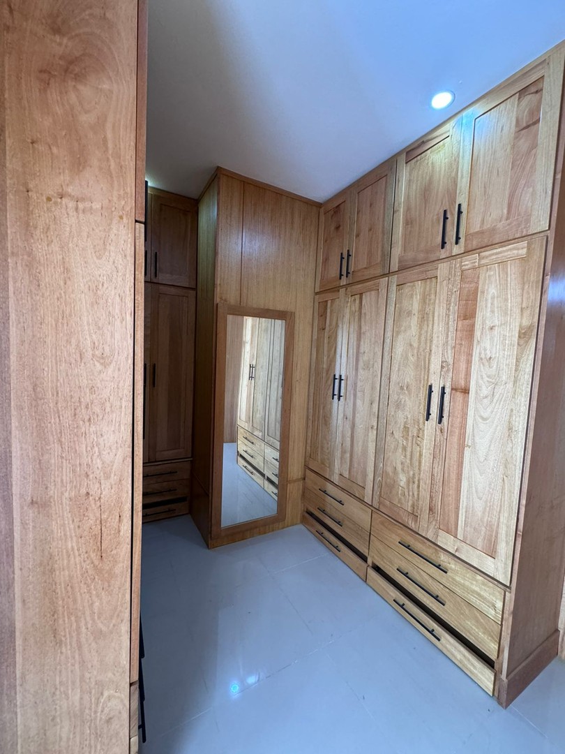 casas - HERMOSA Y AMPLIA CASA EN VENTA - AV. 27 FEB, SANTIAGO DE LOS CABALLEROS. 6