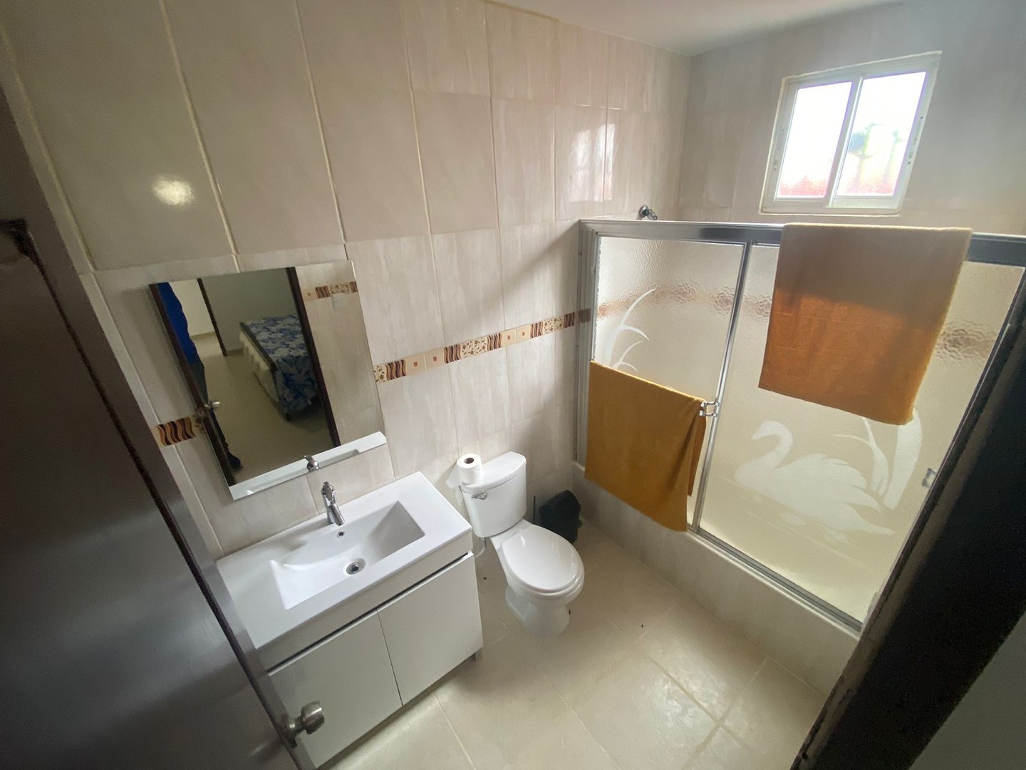casas - Amplia Casa 2 Niveles en Venta en Jardines del Norte 2