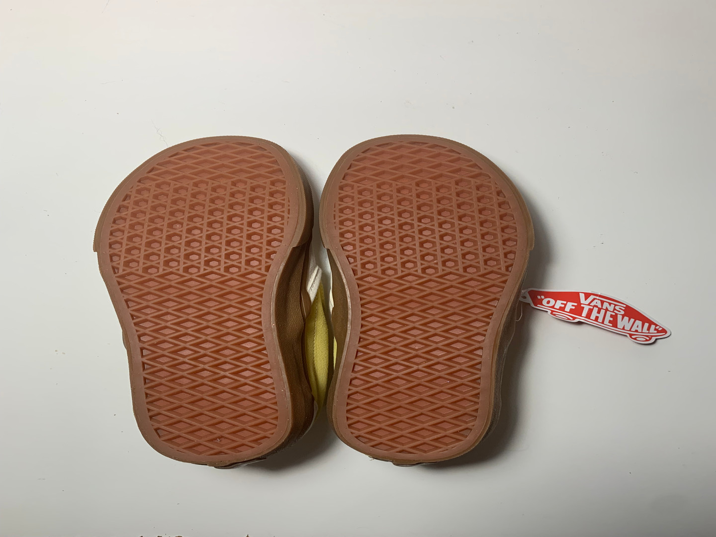 zapatos para hombre - Alpargatas Nuevas Vans Unisex Blancas con Amarillo Suela Marrón 3