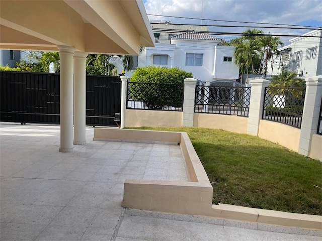 casas - Venta de casa en la castellana Distrito Nacional de 372mts 0