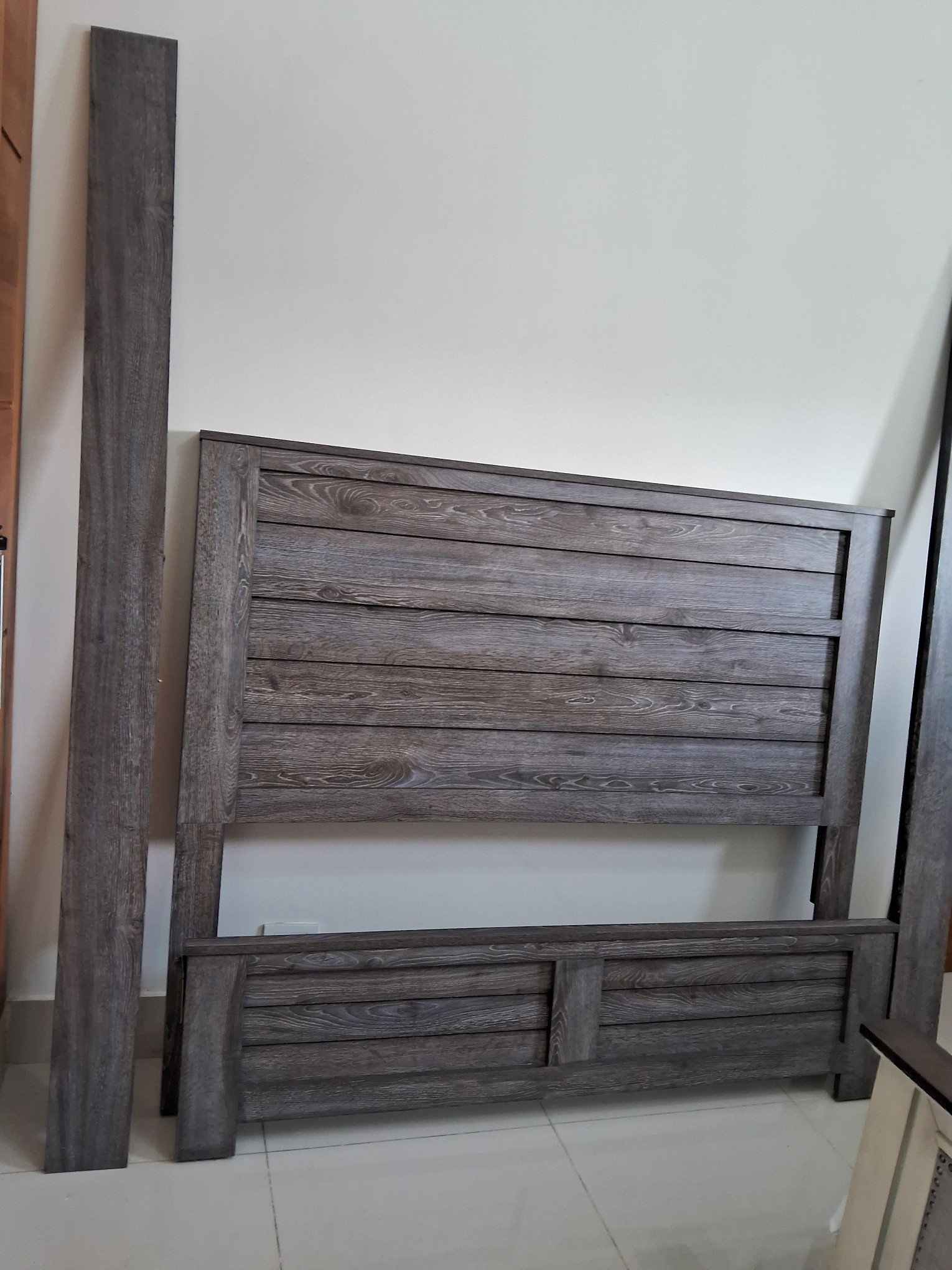 muebles y colchones -  Oportunidad vendo almazón de cama Queen Sawyer de Ilumel.
