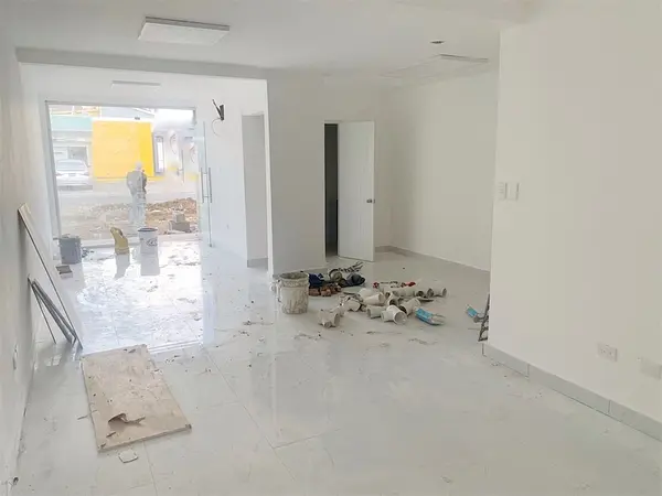 oficinas y locales comerciales - Local céntrico en los prados  6