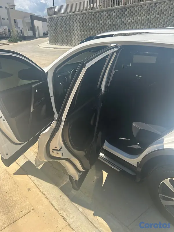 jeepetas y camionetas - Rav4 XLE 2018  3