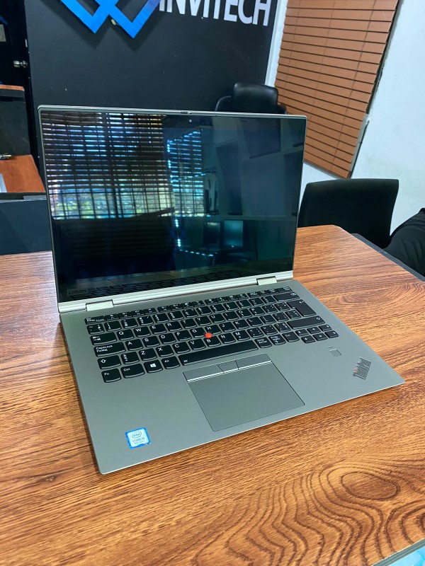 computadoras y laptops - Laptop Lenovo Goya core i5 8va modo tablet con su factura y garantía somos tiend