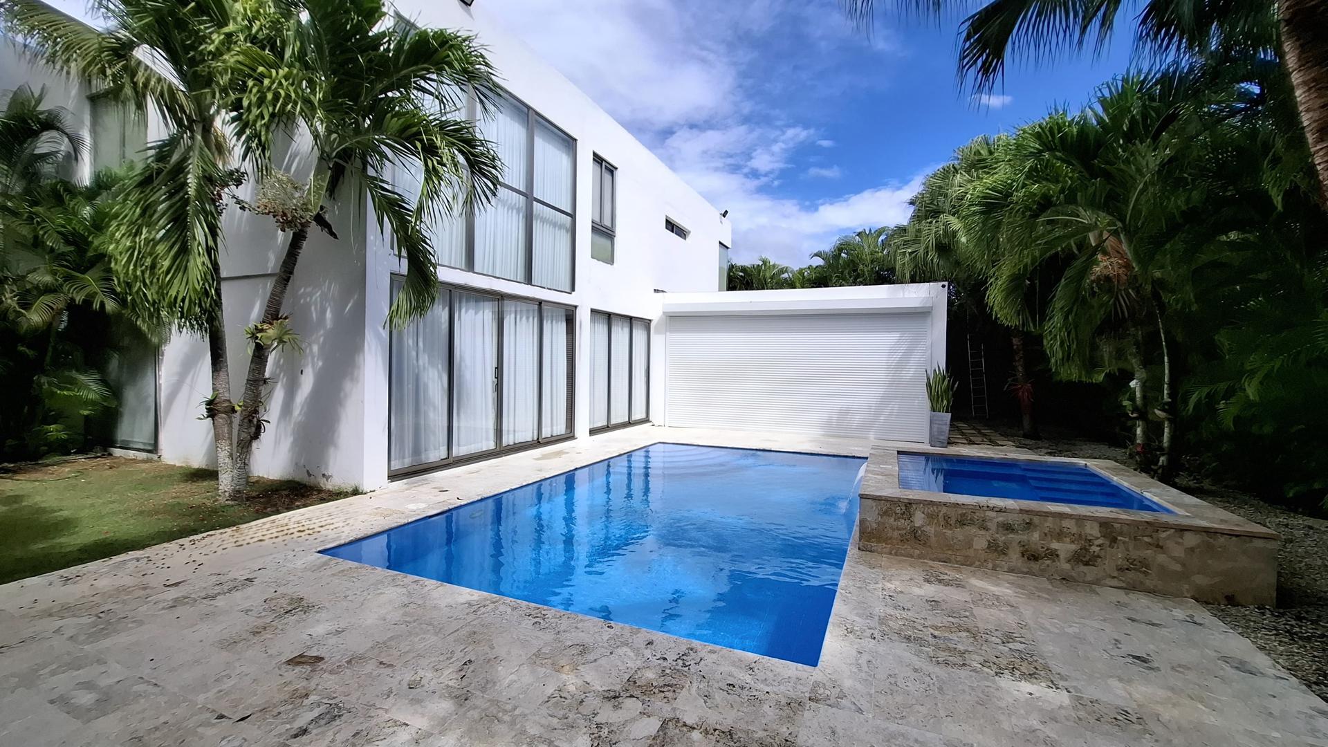 casas vacacionales y villas - VILLA EN VENTA DE 960m2 EN PLAYA NUEVA ROMANA 2