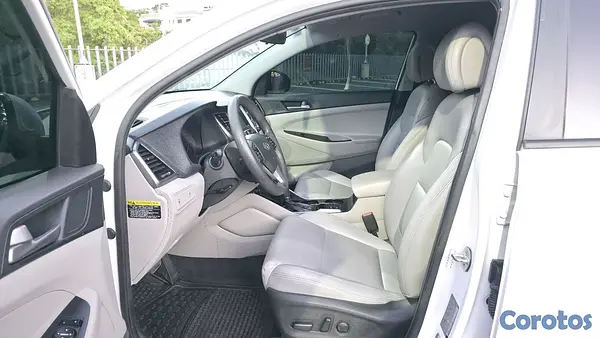 jeepetas y camionetas - Hyundai Tucson 2017 SE  7