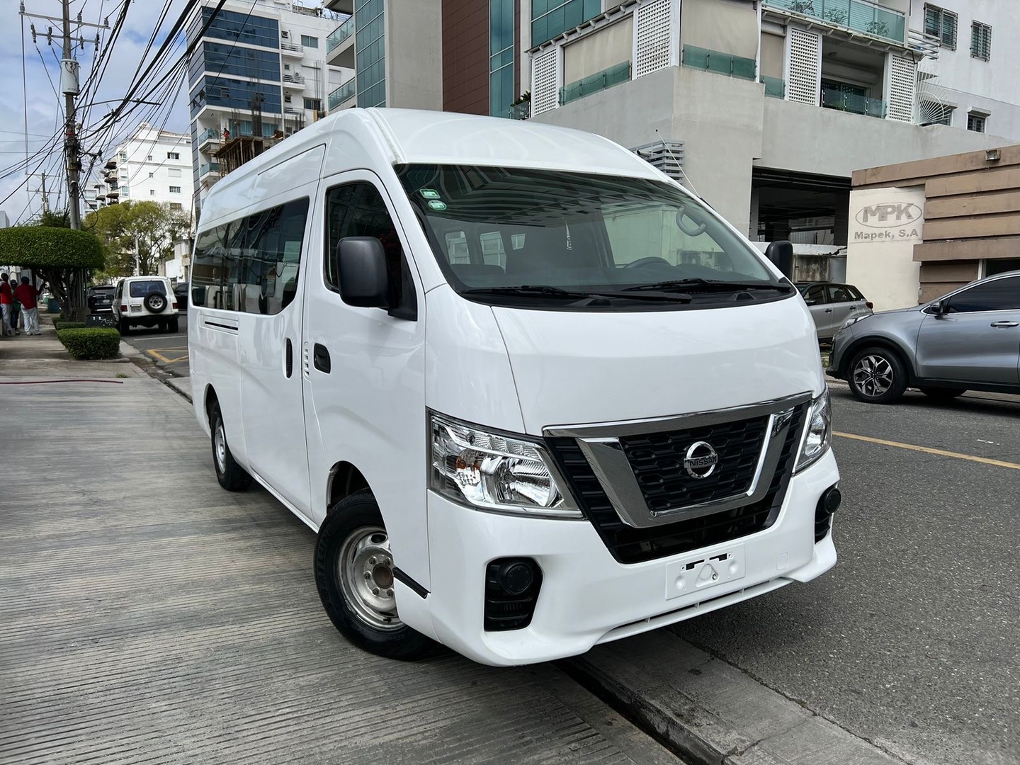 jeepetas y camionetas - Nissan NV350 URVAN 2019 3