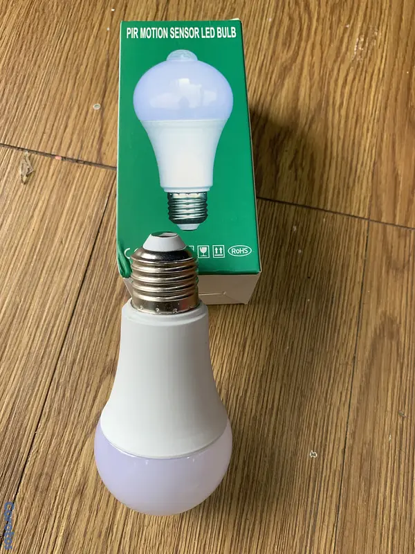 celulares y tabletas - bombilla 💡 con censor 9W  2