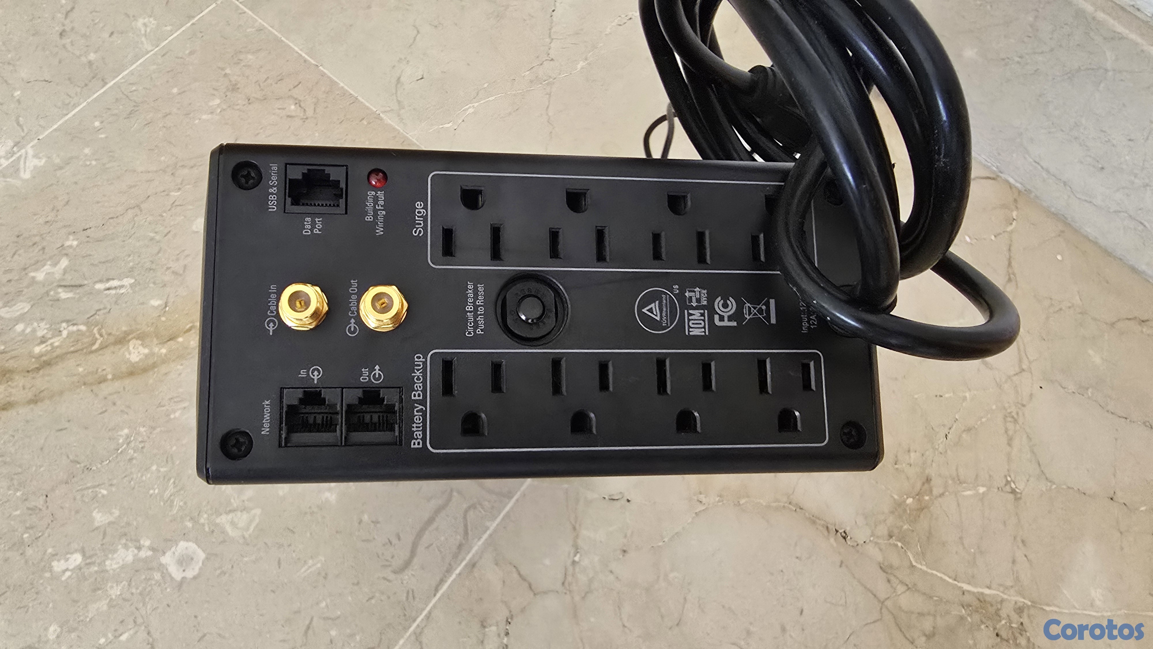 accesorios para electronica - UPS para computadora, marca APC Back-UPS de 1000VA 5