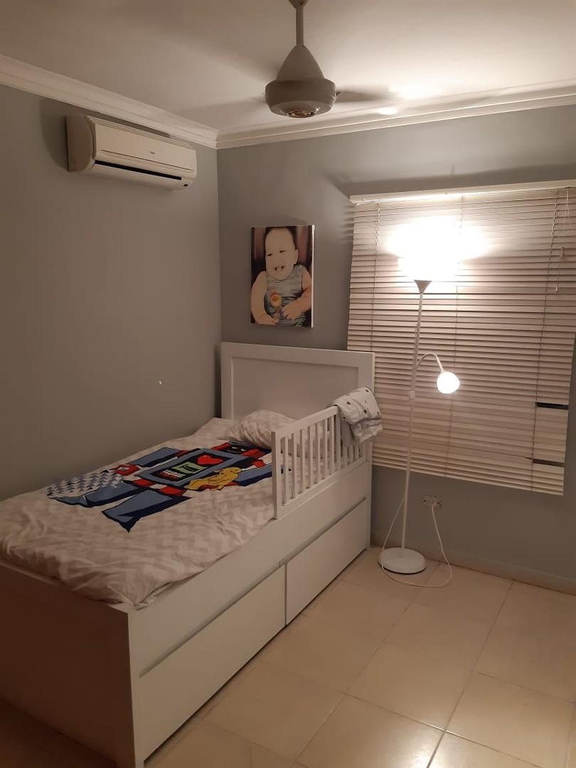 muebles y colchones - Cama twin, Blanca, con dos gavetas y espaldar
De roble
