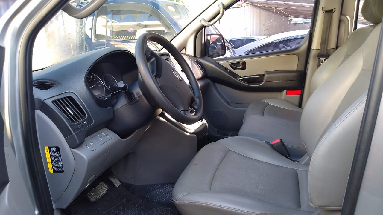 jeepetas y camionetas - HYUNDAI STAREX 2017 GRISDESDE: RD$1,295,100.00 5