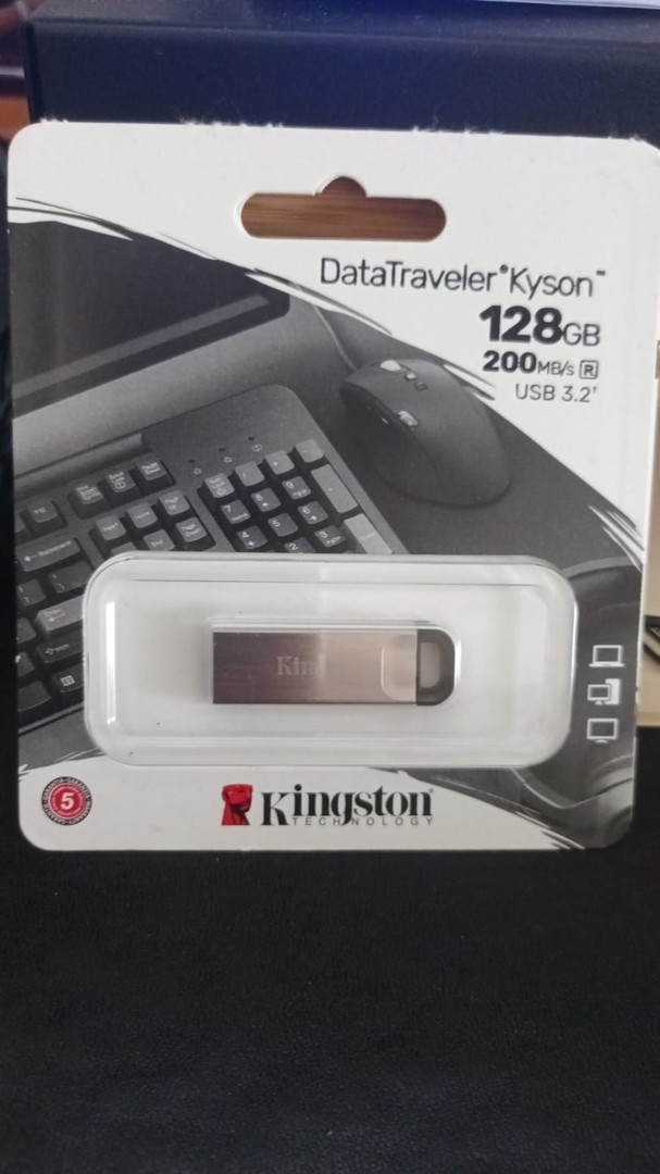 computadoras y laptops - Memoria USB 128GB Kingston