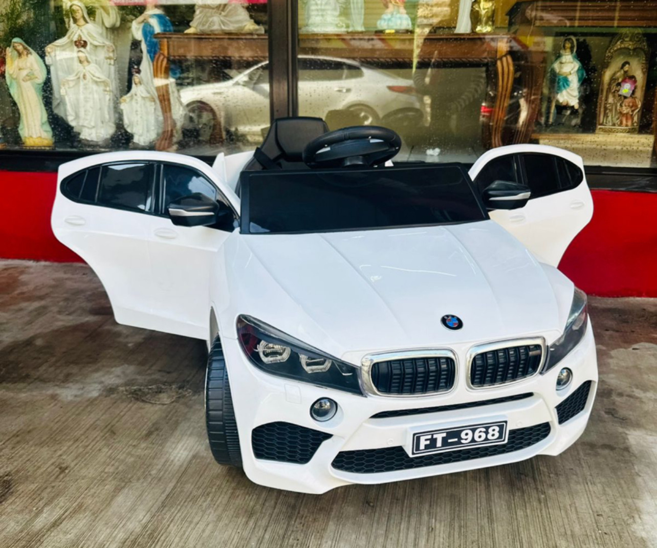 juguetes - Carro BMW para niños de 1-4 años con luces-música-usb-control remoto Nuevo  0