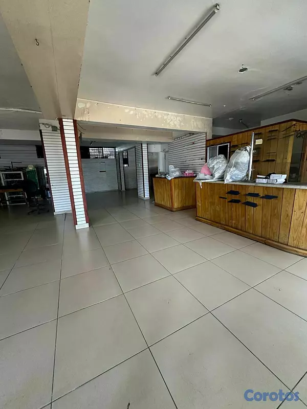 oficinas y locales comerciales - Rento local comercial en Gazcue  9
