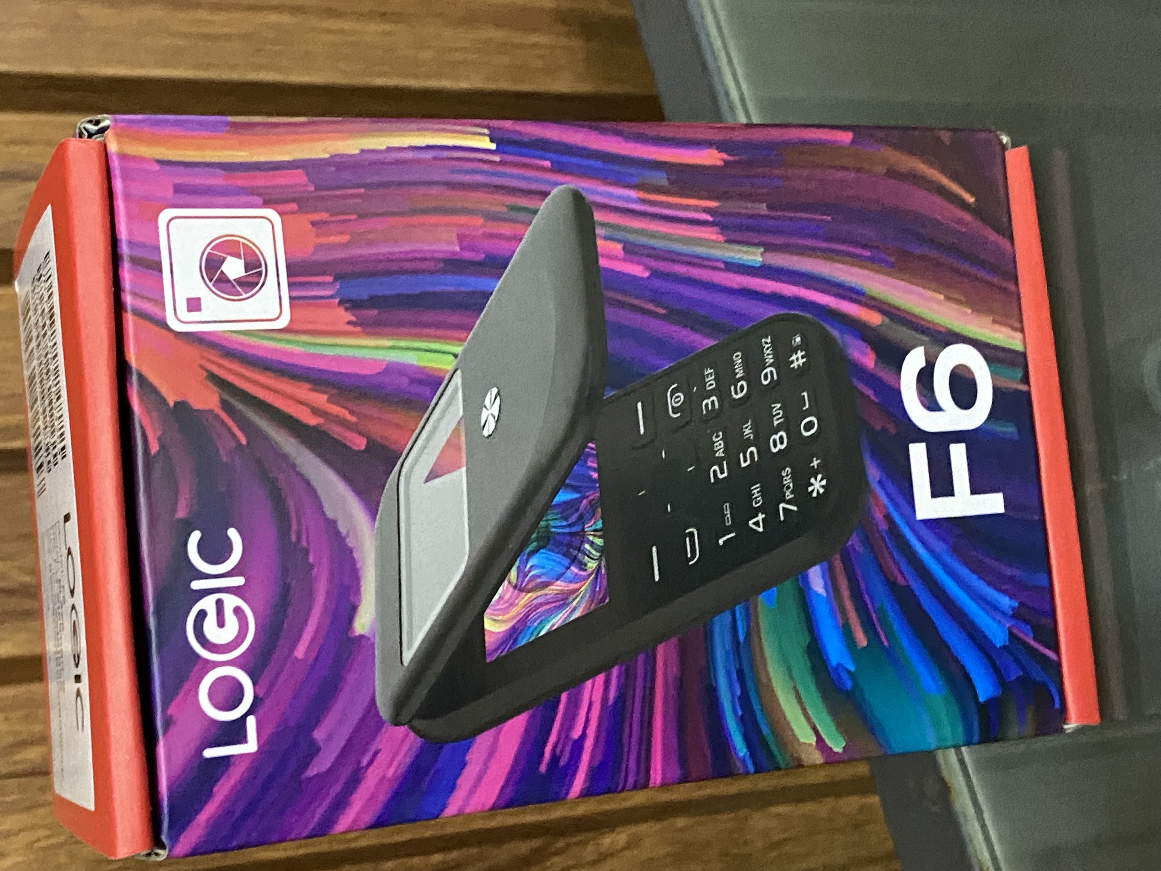 celulares y tabletas - LOGIC F6  2