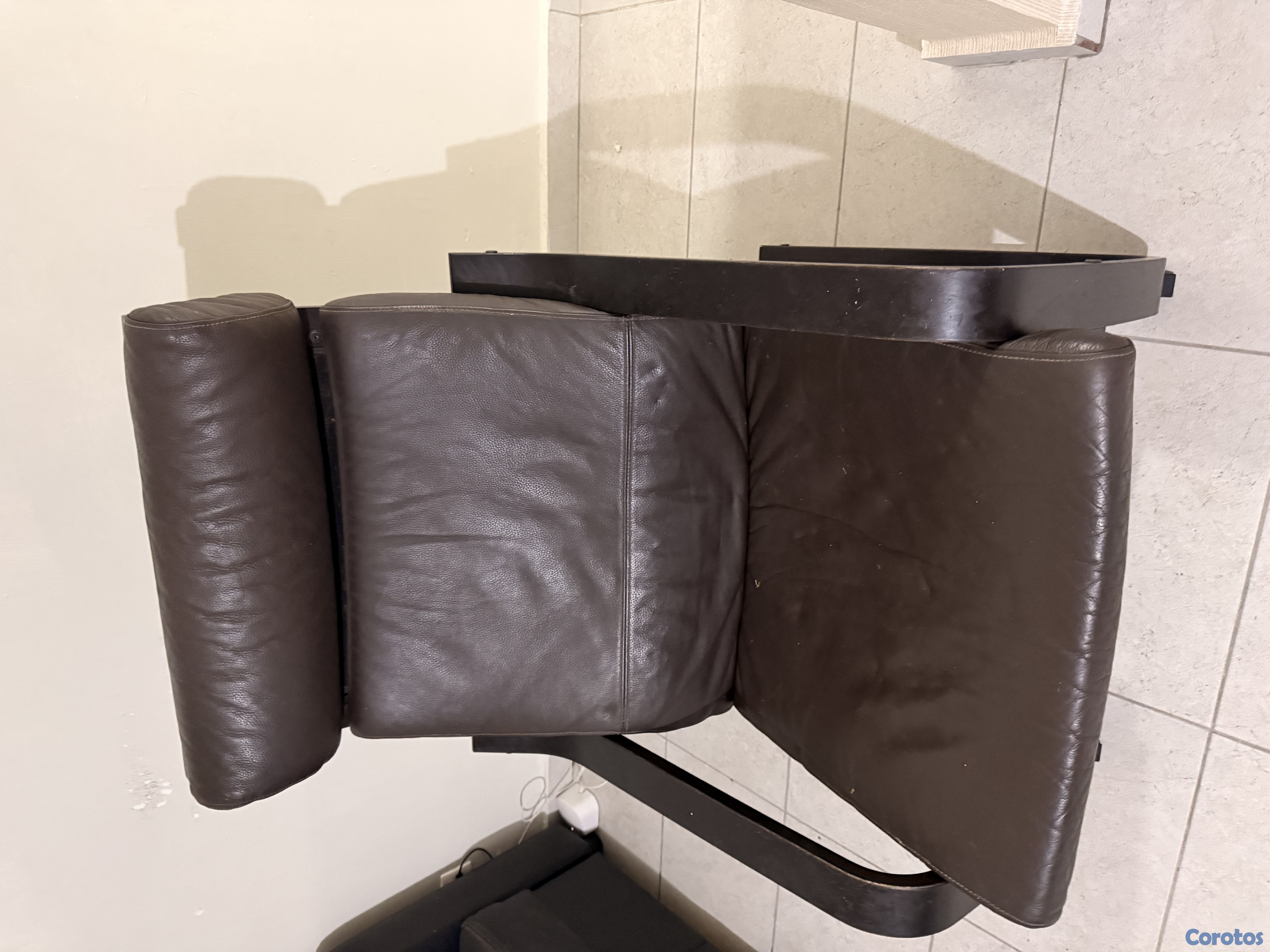 muebles y colchones - Sillon (silla) mecedora de Ikea de piel Marrón 5