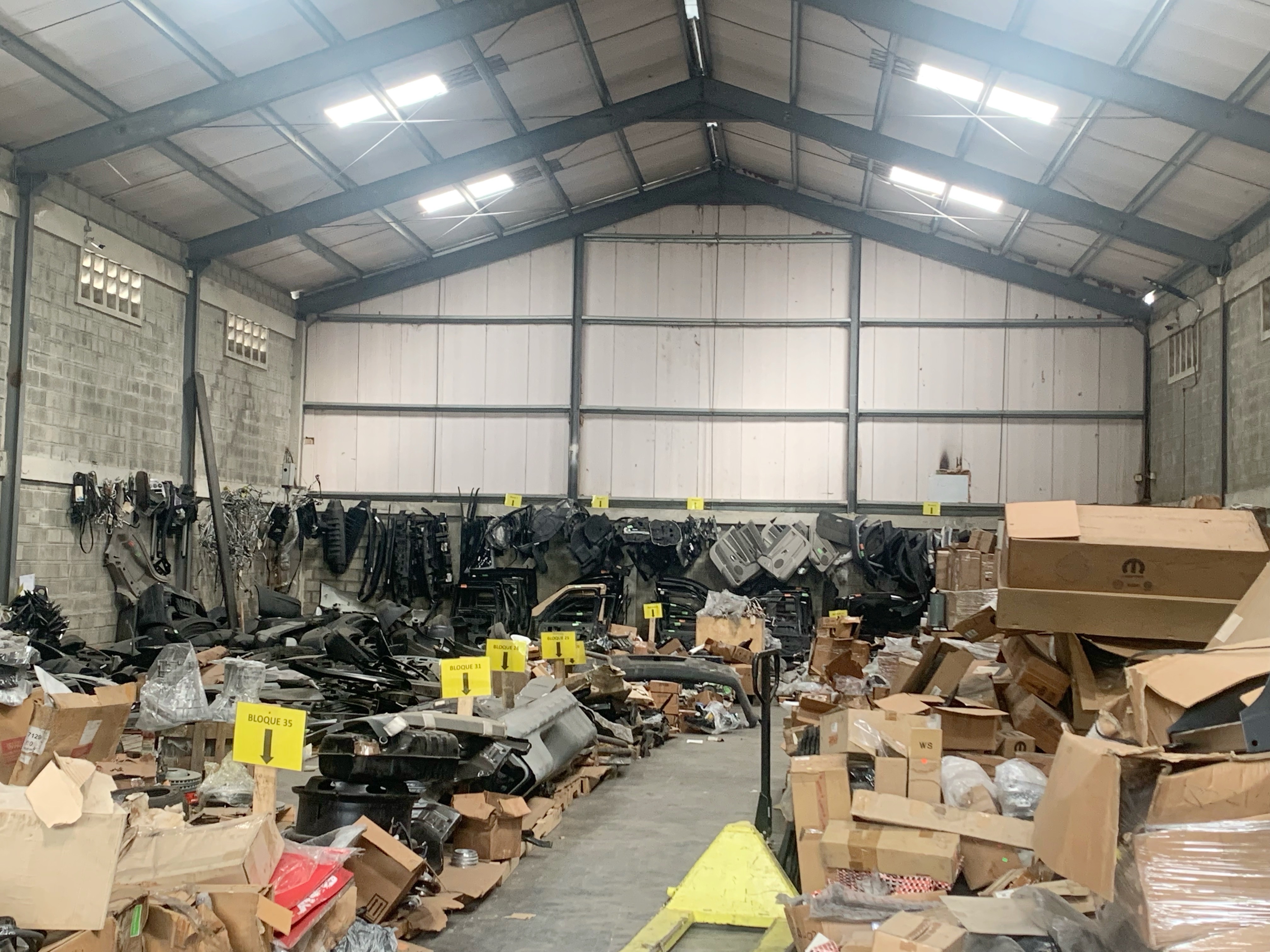 oficinas y locales comerciales - Nave amplia  en alquiler 1