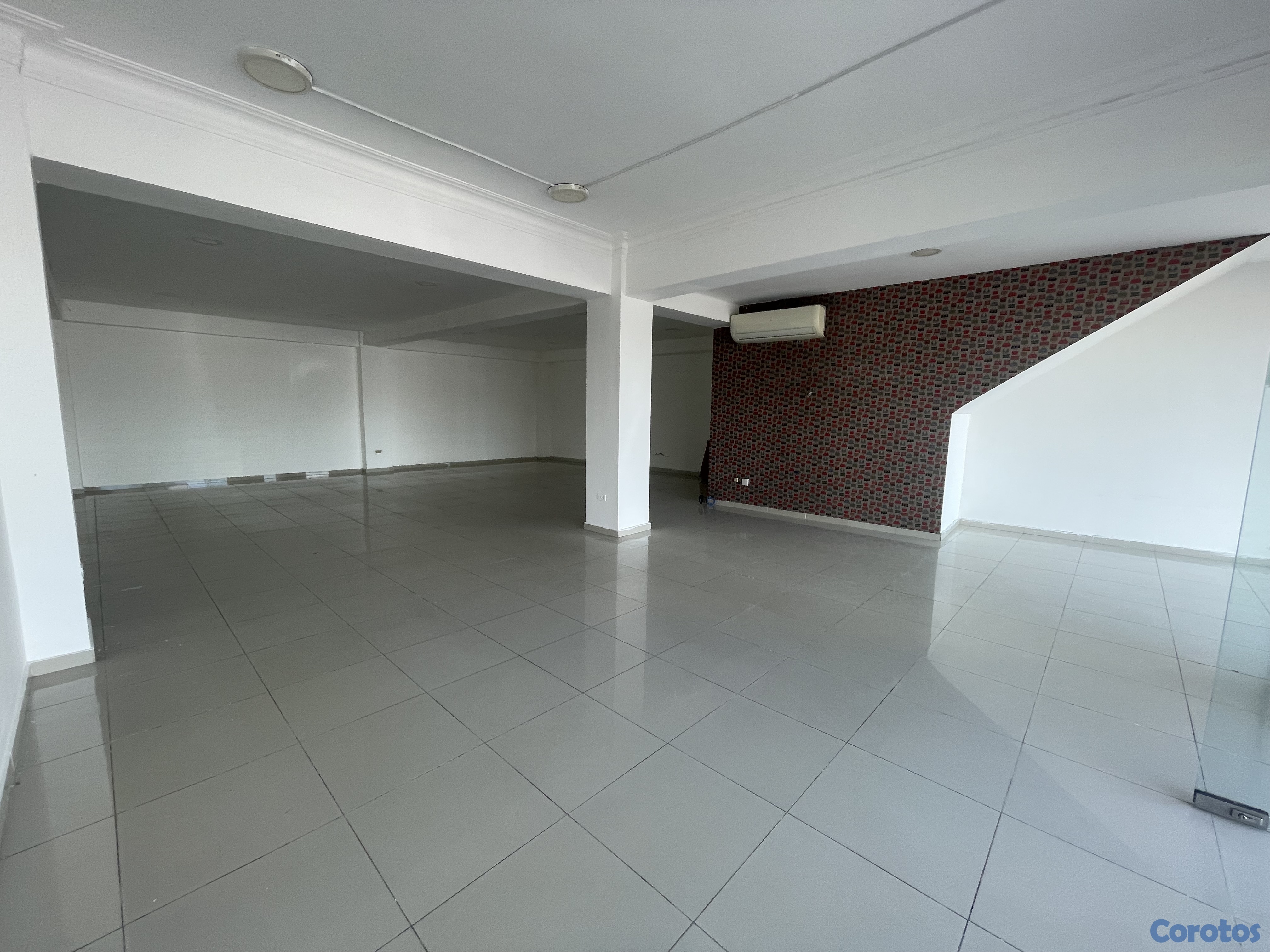 oficinas y locales comerciales - Alquiler local en primer nivel Bella vista  3