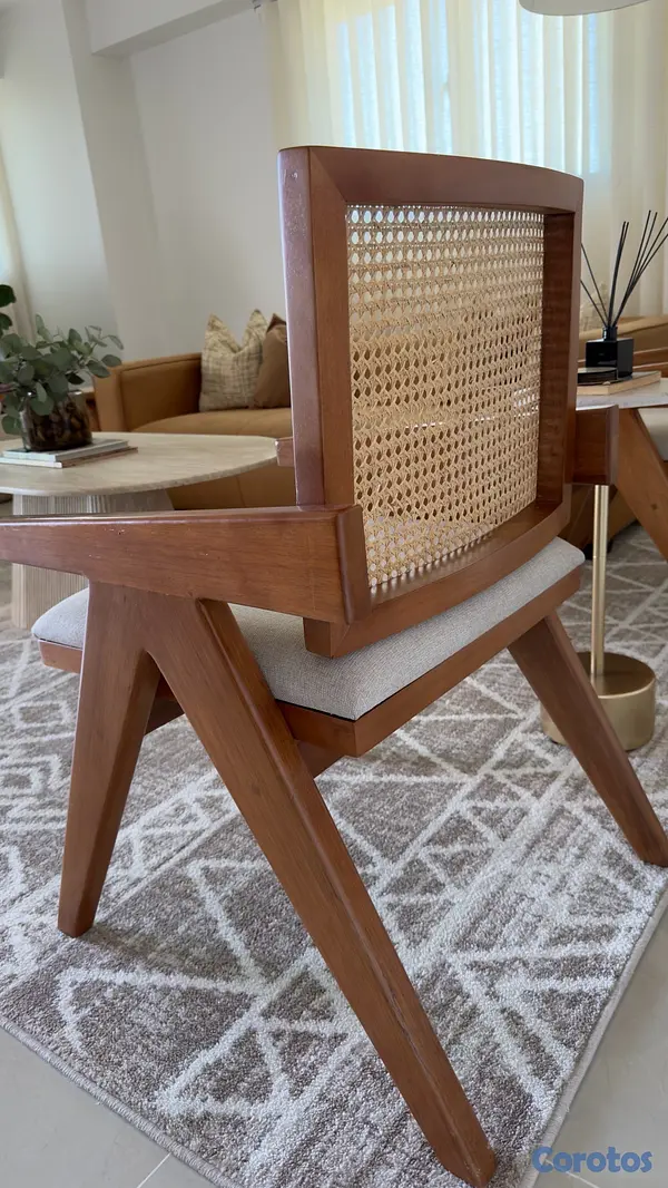 muebles y colchones - Butacas en madera y patilla RD$20,000.00 ambas 4