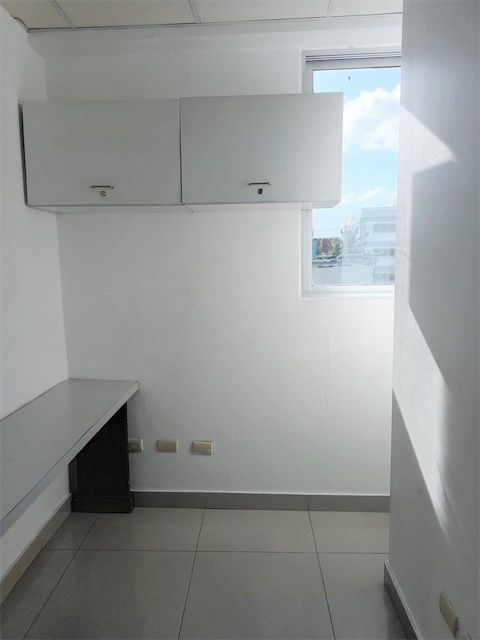 oficinas y locales comerciales - Local corporativo en los prados  3