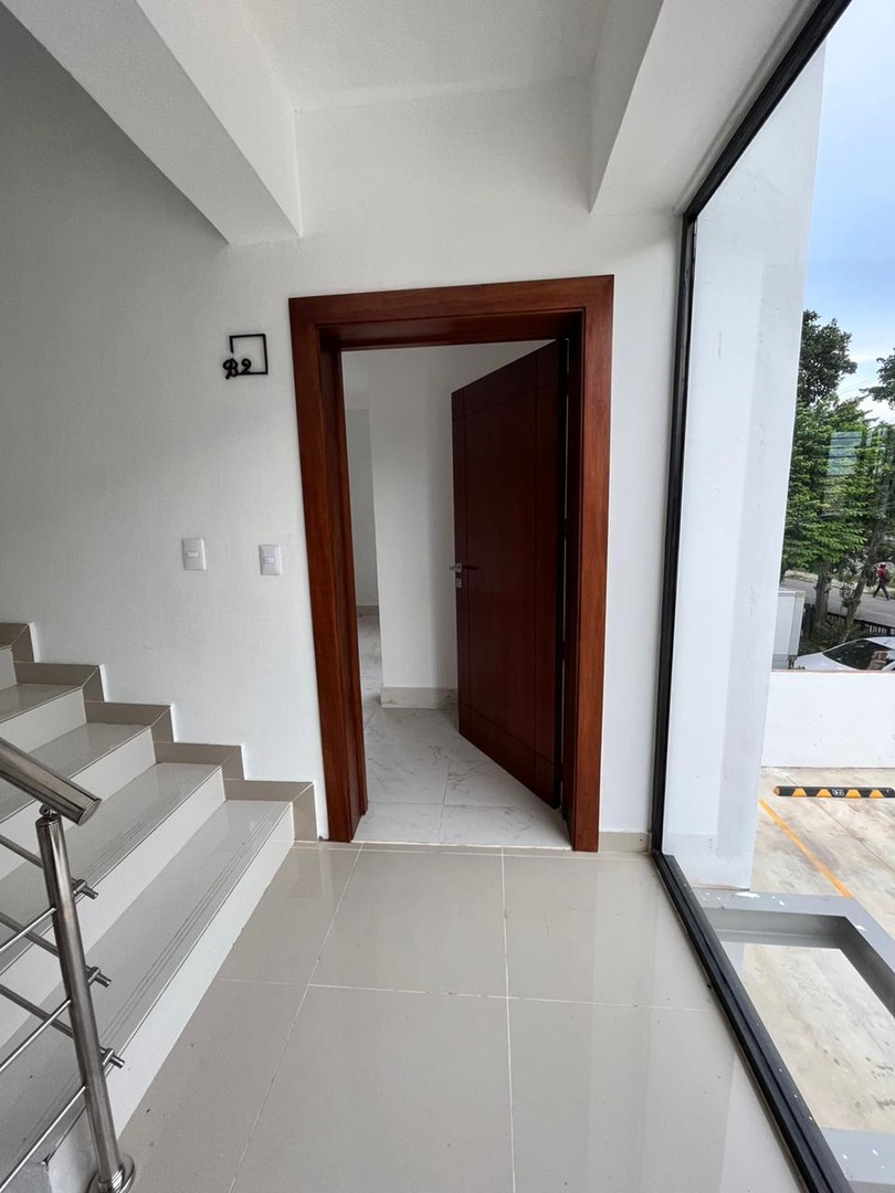 apartamentos - Apartamento en Venta 2do Nivel en Reparto Universitario  8