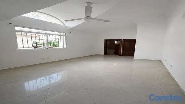 casas - Amplia Casa en Los Cacicazgos con 4 Habitaciones 5