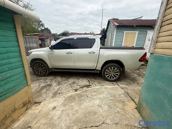 jeepetas y camionetas - Toyota hilux 2020 4