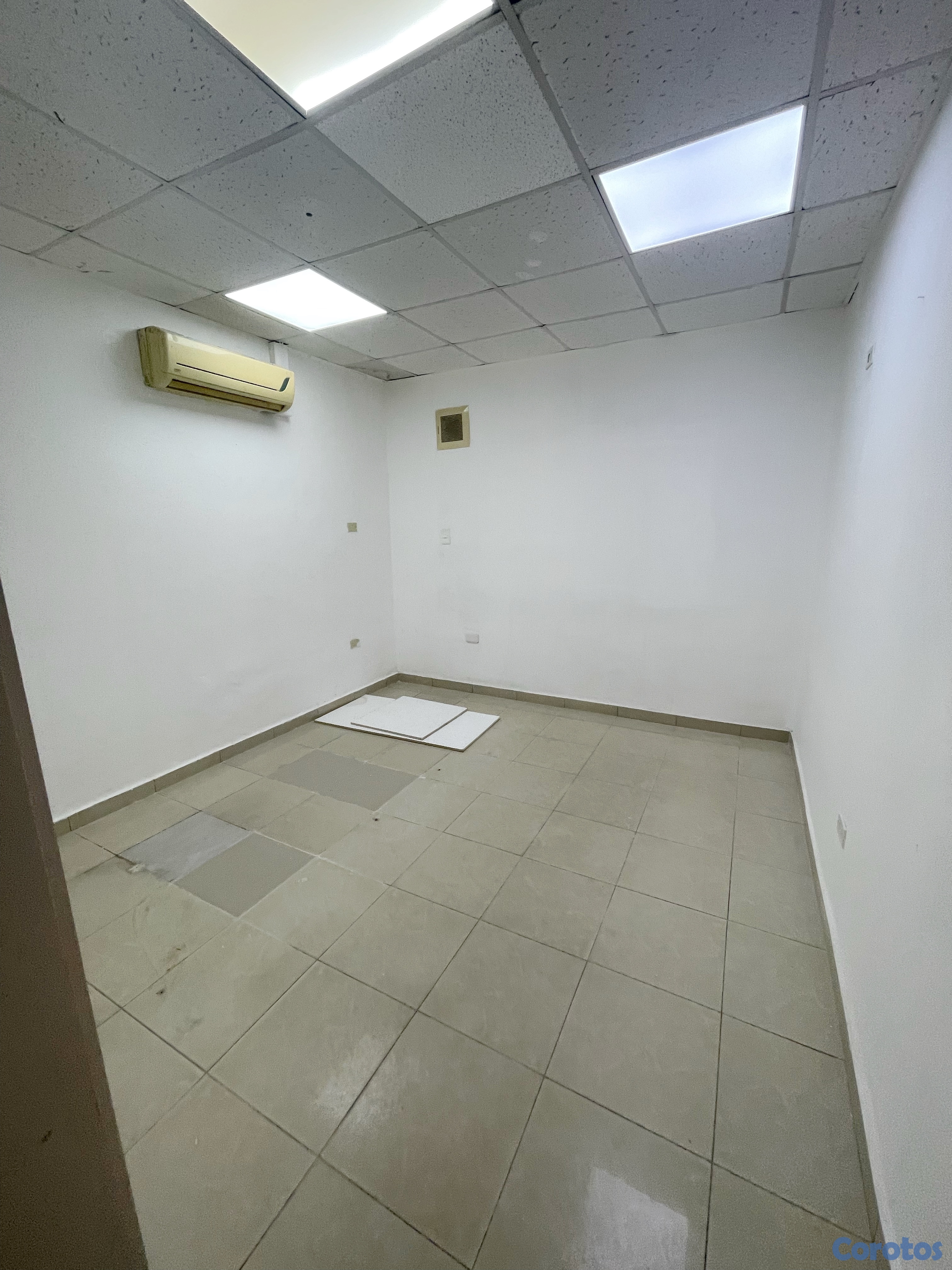 oficinas y locales comerciales - Alquiler local en primer nivel 6