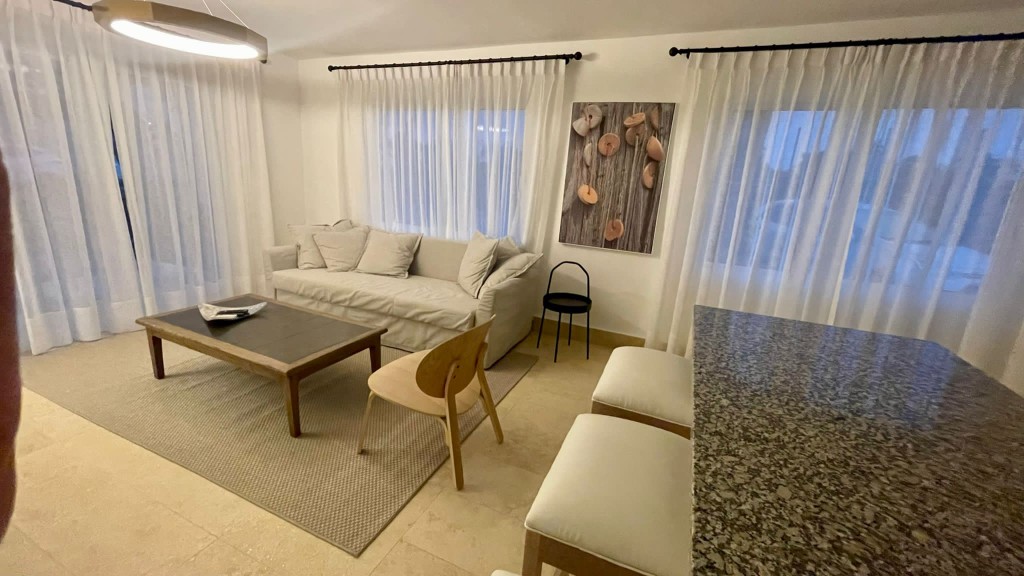 casas vacacionales y villas - Villa de encanto en playa dorada con excelentes terminaciones  6