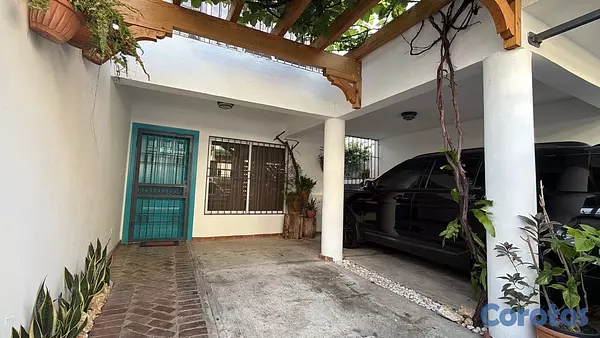 casas - casa en venta en la ind. entre Ind y José contreras RD 13,500 19