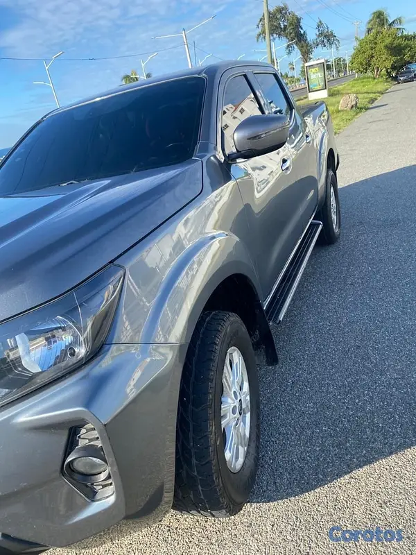 jeepetas y camionetas - Frontier XE 2022 4x4 Diésel Aut. – Único dueño, si 2
