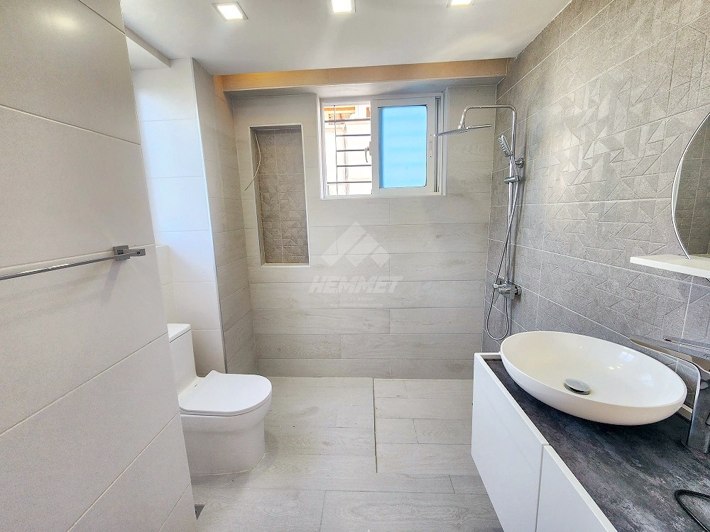 apartamentos - MODERNO APARTAMENTO ASCENSOR Y 4 PARQUEOS SOTERRADOS LA ESMERALDA STGO. 4
