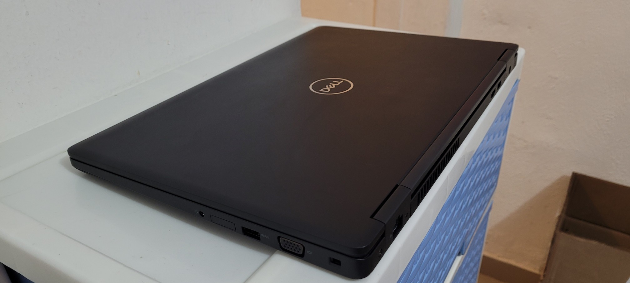 computadoras y laptops - Dell 5570 de 17 Pulg Core i7 Ram 16gb Disco SSD 512GB Video intel Y Aty Radeon 2