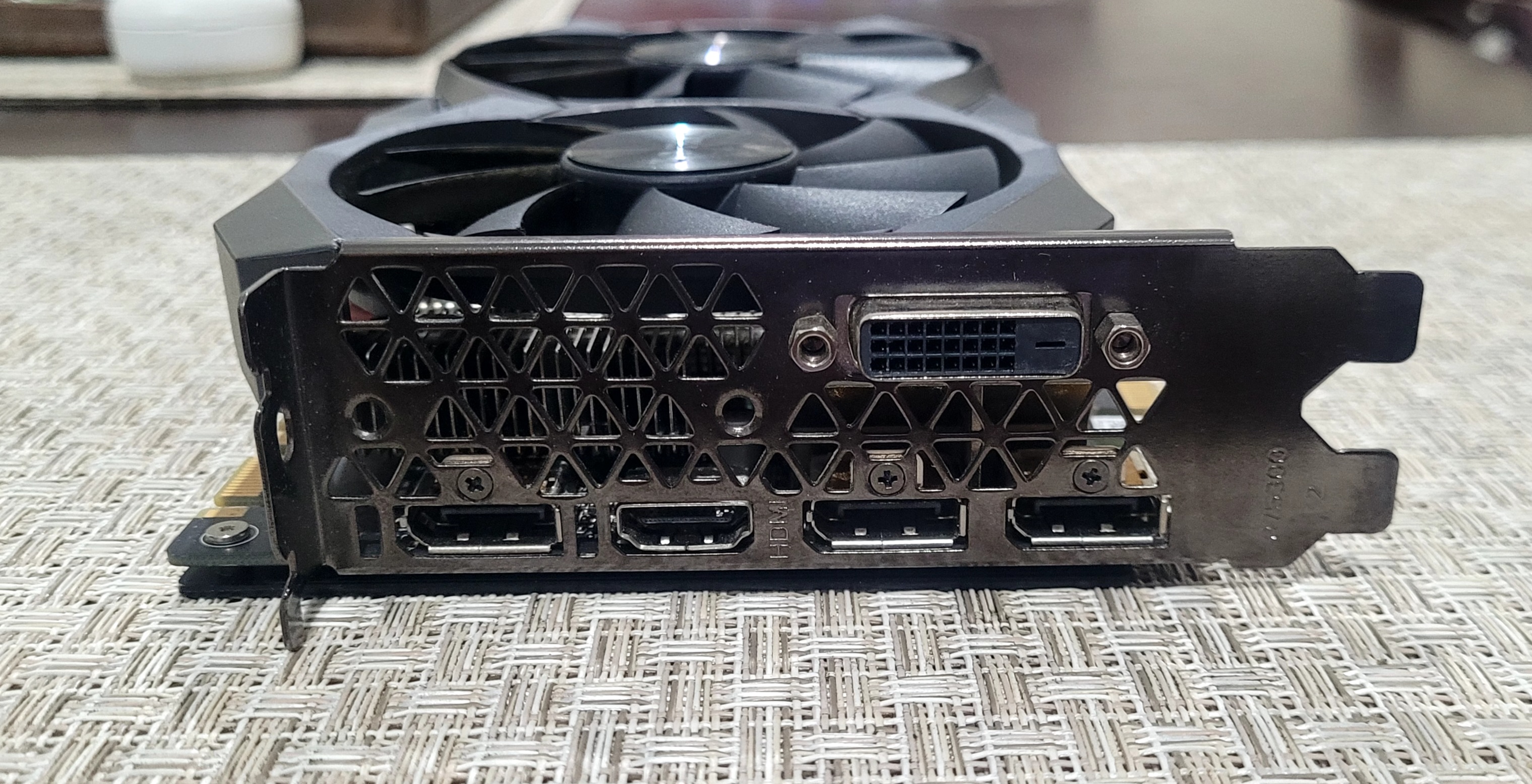 computadoras y laptops - tarjeta de video GTX 1070 TI de 8GB   2