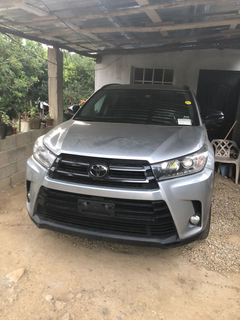 jeepetas y camionetas - Toyota Highlander XLE 2017