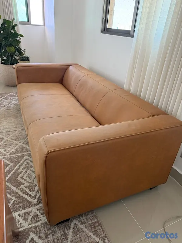 muebles y colchones - Mueble/ sofá en piel comprado en Ilumel RD$55,000.00 4