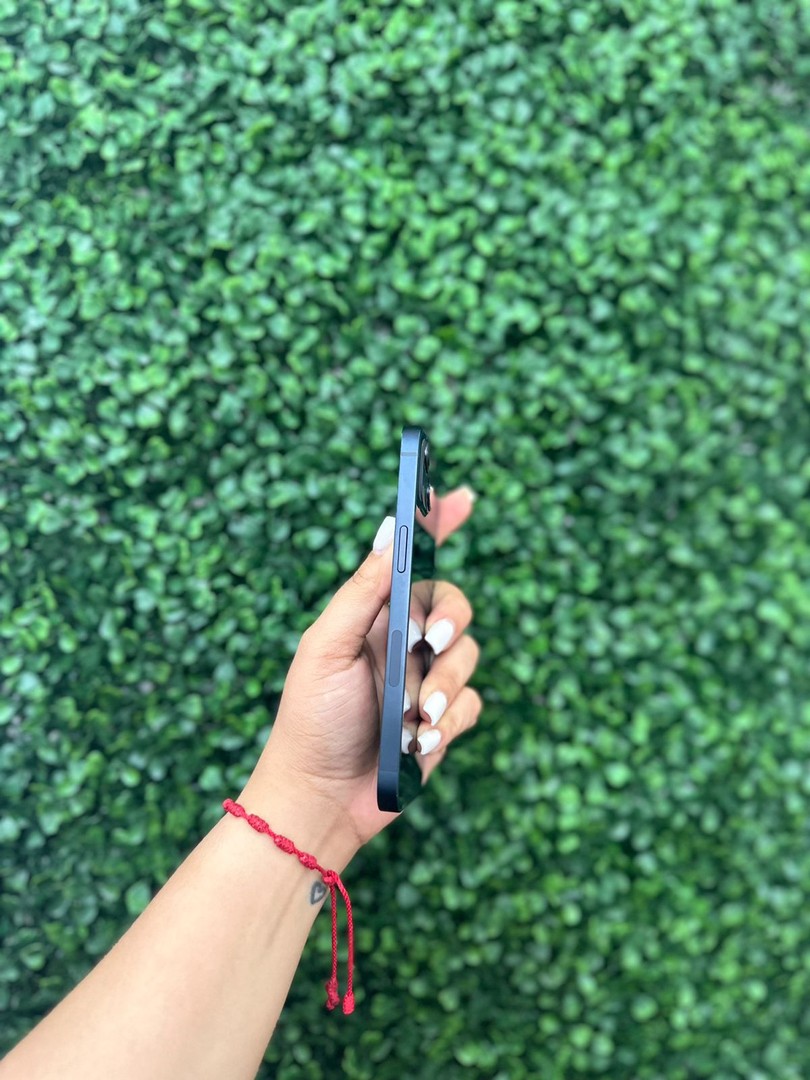 celulares y tabletas - iPhone 13 Normal de 128gb Negro Condicion 10/10 Factory Clean con accesorios  2