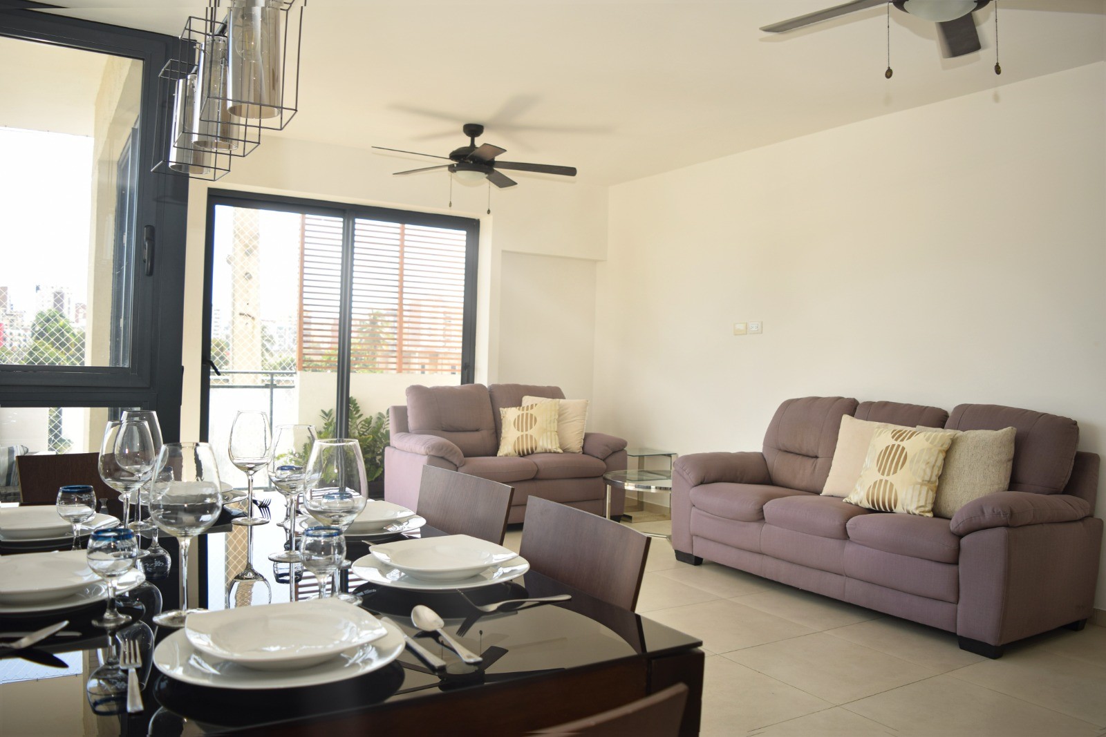 apartamentos - Alquilo Apartamento amueblado
Sector: Arroyo Hondo Viejo
 U$S 1,200 6