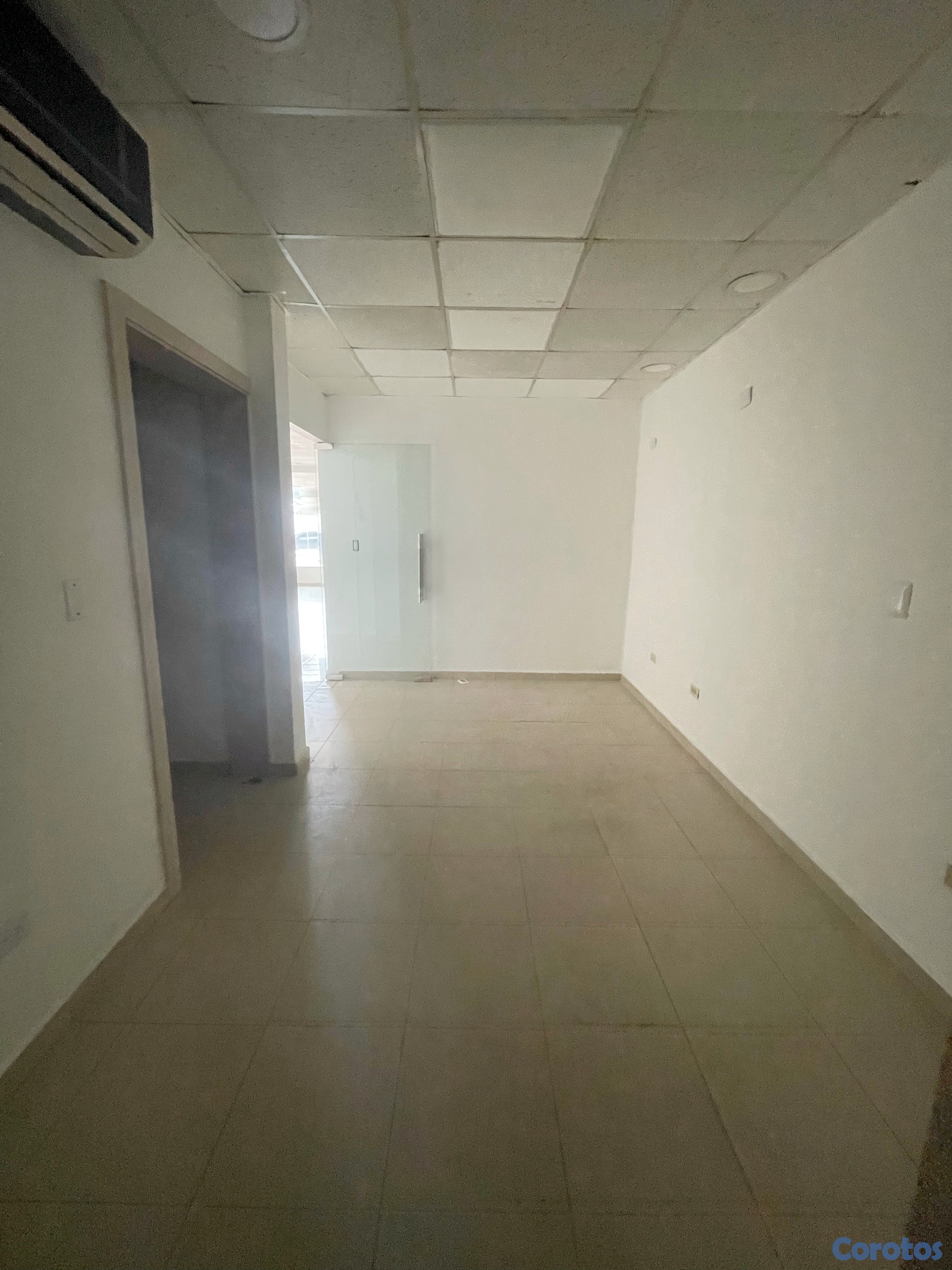 oficinas y locales comerciales - Alquiler local en primer nivel 4