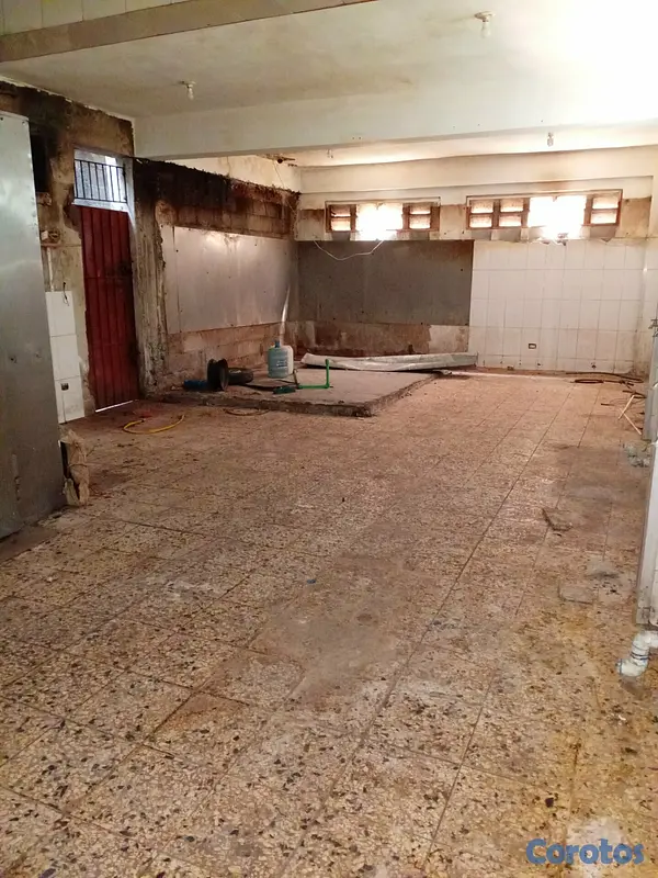 oficinas y locales comerciales - Alquilo local comercial La Fe 250 mt2 9
